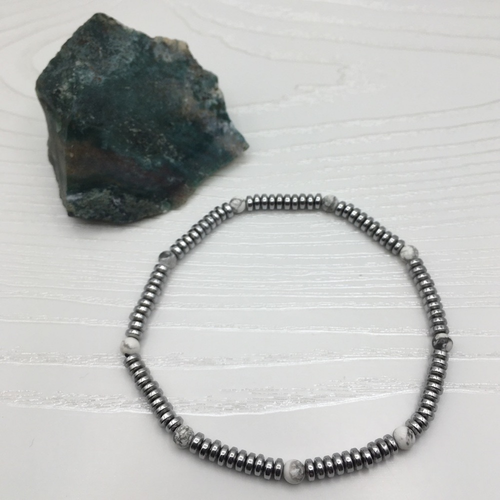 HANDCRAFTED Howlite & Silver Hematite Stretch Ankle Bracelet